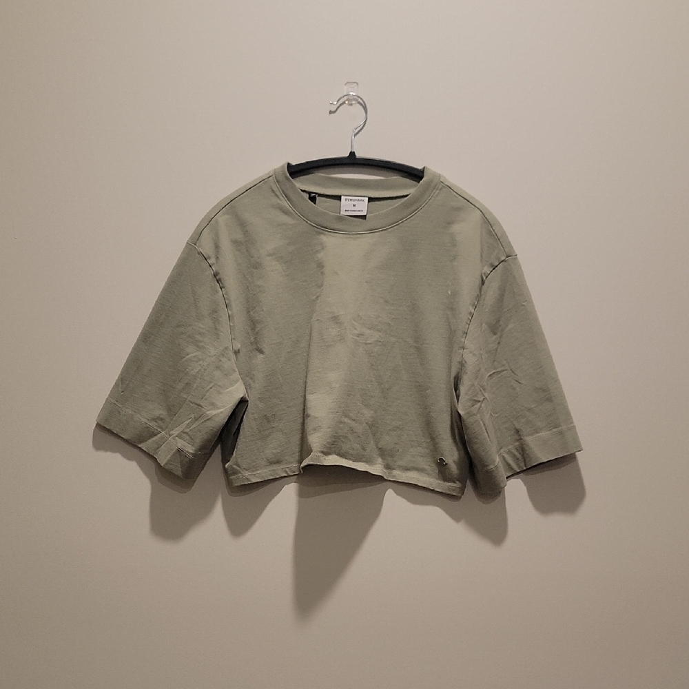 Gymshark Woman's Light Green Cropped Tee